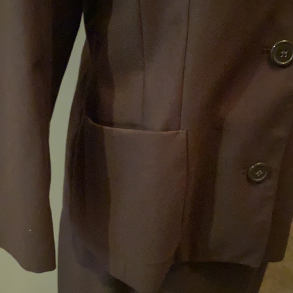 Amanda Smith Pure Wool Jacket & Skirt - Picture 3 of 8